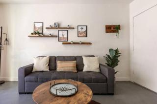 2BR Apt with BBQ & Parking Spring Fling Stay - Tucson - 2