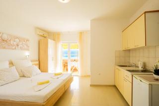 Marva stylish Mediterranean accomodation with beautiful view - Zubovići - 5