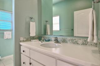 Ruby Redbird Roost - Port Aransas - 5