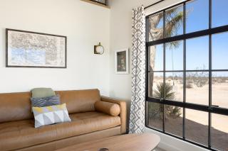 Relax in Style at The Green Jackrabbit - Hot Tub, Record Player home - 4