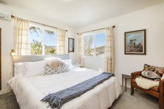 La Luna Azul - Privacy in the Boulders with Hot Tub & Fire Pit home - 6