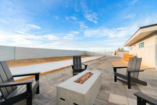 Sun Oro Joshua Tree - Hot Tub, BBQ, Fire Pit & Gameroom home - 5