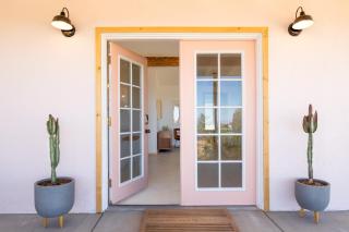 Flamingo Ranch - Dreamy Desert Design with Hot Tub home - 3