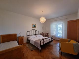 Cozy apartments with seafront terraces - 9