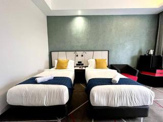 #23 KL towel view twin bed suites @ infinity pool - 6