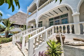 Jacaranda Beach Resort - Watamu - 4
