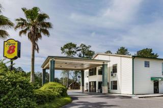 Super 8 by Wyndham Kinder/Coushatta near Casino - 8