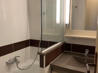 2 Pièces avec Terrasse et Piscine à Saint-Raphaël - FR-1-504-612 - 4