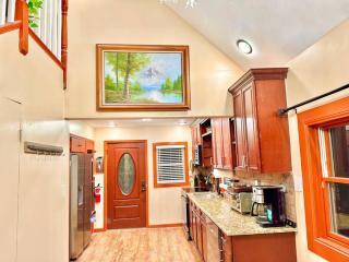 Chic Chalet River Views & Access - - 7