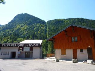 Charmant studio rénové avec mezzanine, balcon et parking au pied du téléphérique de Nyon - FR-1-524-86 - 4