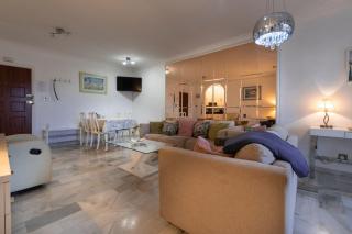 Neptune Suite-Hosted by Sweetstay - 1