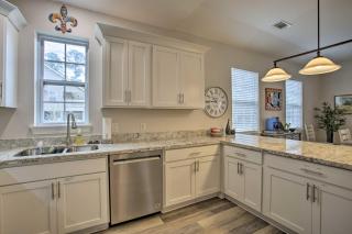 Waveland Home Near Beach Pets Allowed! - Waveland - 2