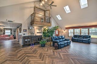 Pet-Friendly Bartlett Farmhouse with Deck! - 7