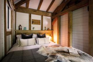 Luxury Boltholes cabin in the woods with hot tub - - 2