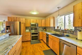 Hillside Anchorage Home by Hiking & Biking Trails! - 5