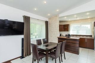 3-bedroom villa surrounded by beautiful nature - - 2