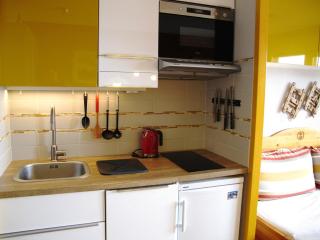 Studio Cabine Rénové, Sud avec Balcon, Proche Commerces et Remontées Mécaniques à Morzine - FR-1-634-30 - 4