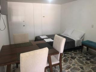 Apartamento cómodo en laureles , céntrico y bien ubicado Apto 301 - Medellín - 3