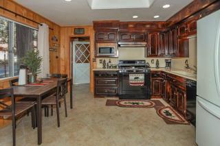 Poet's Corner Cabin 3 Bedroom with W/D - 9