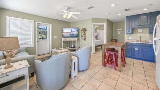 Leo's Hideaway - Panama City Beach - 3