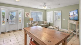 Leo's Hideaway - Panama City Beach - 1