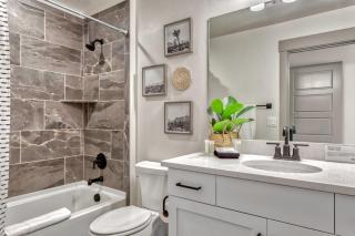 Escondido 2323 Sleeps 19, Ping Pong table, High speed internet- near Sand Hollow and Quail Creek - Washington - 4