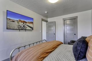 Escondido 2323 Sleeps 19, Ping Pong table, High speed internet- near Sand Hollow and Quail Creek - Washington - 6