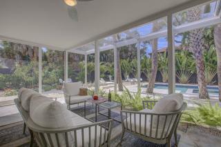 Majestic Coastal Escape - 8