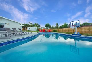 West Palm Beach Pool Home- Paxton - 0