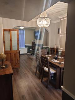 Brads Place -Ballymena Central-new managent-Fidelity LLC newly renovated welcome - Ballymena - 7
