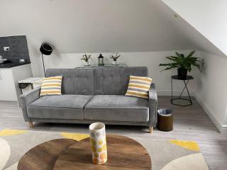 Orchid Lodge - Two Bed Generous Flat - Parking, Netflix, WIFI - Close to Blenheim Palace & Oxford - F4 - Kidlington - 6