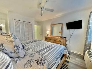 Lovely 2 bedroom condo with ocean view 304- 3rd Floor No Elevator - Myrtle Beach - 2