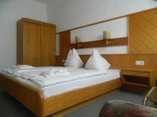 Hotel Familia - Zamárdi - 9