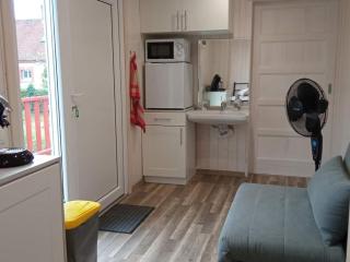 Chambre élégante, calme et adaptée PMR avec Wi-Fi, climatisation, parking et table d'hôtes - FR-1-590-266 - Noyers - 2