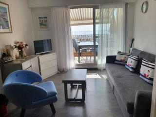 Duplex Climatisé Hyères Port avec Terrasse, Parking et Wi-Fi - FR-1-335-179 - Hyères - 8