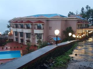 The Dhanhills - a valley view hotel in panchgani - Panchgani - 4