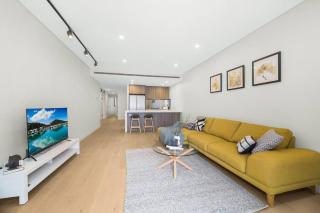 Luxuary 3 Bedroom Apt with Large internal space - Sydney - 0