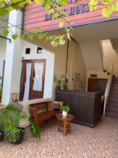 Mae Mae Beach House - 7