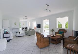 Superior Beachfront Apartment in Aghios Emilianos - Porto Heli - Porto Heli - 1