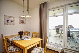 hafennahe Ferienwohnung mit Balkon und Meerblick - Hafenhäuser Breege FeWo 11 - Breege - 2