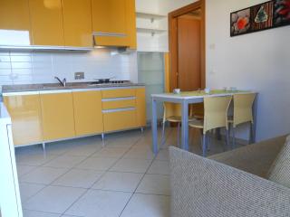 Bright apartment with private garden - 6