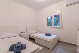 Marvelous, Secluded Villa w/ 3 BR , Pool & Garden, Kavos - 1