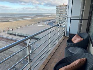 Beautiful and Spacious Holiday apartment with Seaview T27 - Oostende - 5