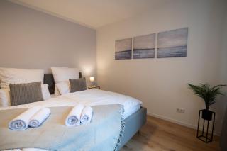 Peter Apartments - Premium Wohnung I 95qm I 3 Schlafzimmer I großes Bad I Küche I Wohnzimmer I TV - 8