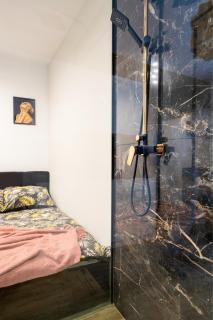 Wyjątkowy apartament z prysznicem pośrodku na wyjątkowe wieczory - dostęp na kod, parking - Łódź - 2