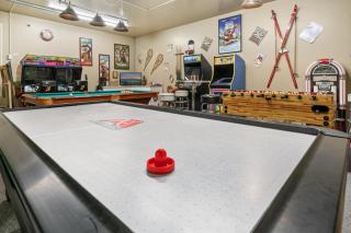 Yogi Bears Den - Close to Lake and Slopes - 5