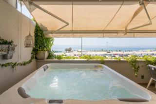 VELEBIS SUPERIOR APARTMENT - luxurious one-room apartment with jacuzzi - prestigious location by the sea in the new city center of Žnjan - panoramic view of the sea and islands - free garage parking - BURALUX properties - Split - 9