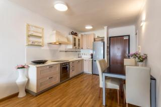VELEBIS SUPERIOR APARTMENT - luxurious one-room apartment with jacuzzi - prestigious location by the sea in the new city center of Žnjan - panoramic view of the sea and islands - free garage parking - BURALUX properties - Split - 3