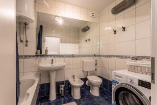 VELEBIS SUPERIOR APARTMENT - luxurious one-room apartment with jacuzzi - prestigious location by the sea in the new city center of Žnjan - panoramic view of the sea and islands - free garage parking - BURALUX properties - Split - 4