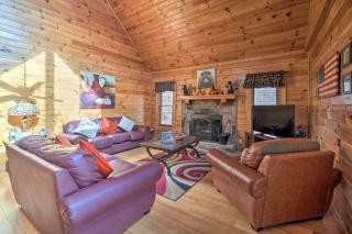 Inviting Sevierville Cabin with Deck and Hot Tub! - Sevierville - 7